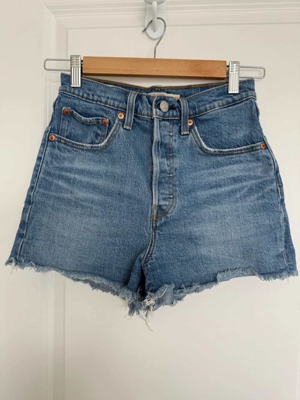LEVI'S | Ribcage Short - Size 27 - Picture 1 of 9